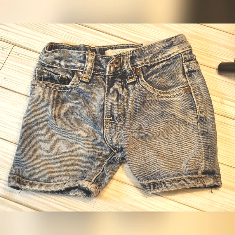 Flypaper denim shorts size 18 month